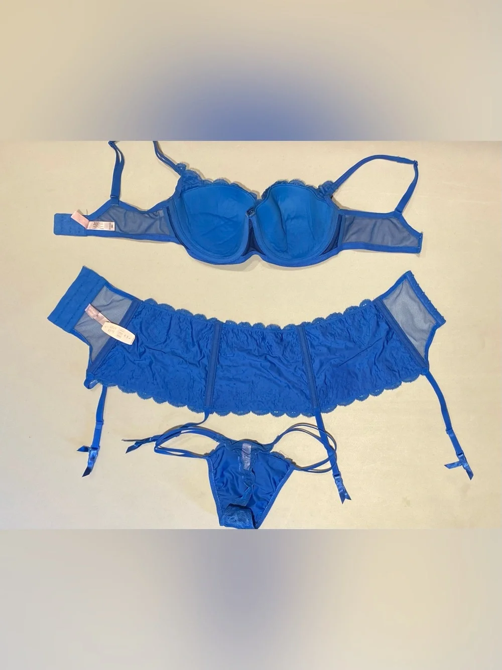 Victoria's Secret Very Sexy Lace Embellished Blue Lingerie Set, size 36D / L